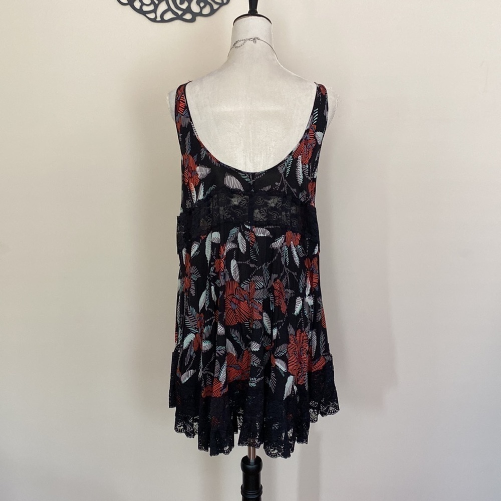 NWOT Free People Pattern Lace Detail Tunic - Picture 4 of 6